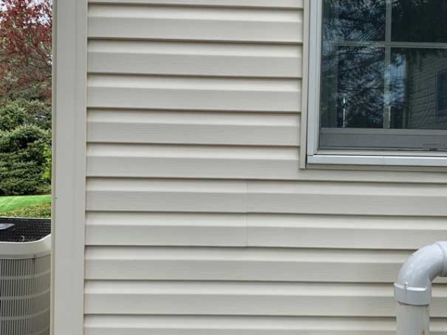 After_Vinyl Siding soft wash cleaning